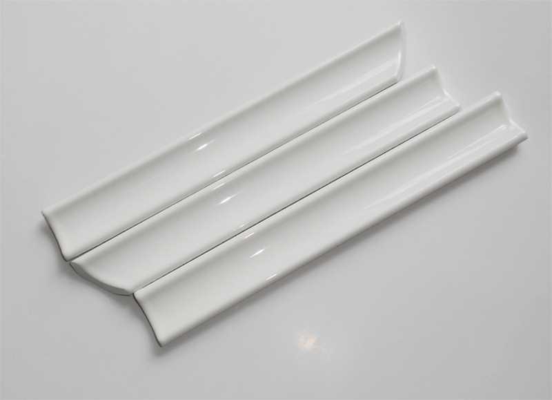 Уголок керамический М250 Орнамент узкий белый